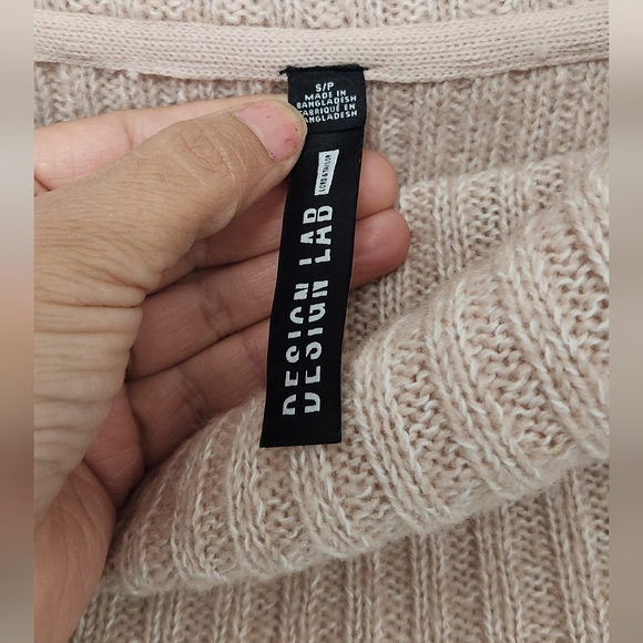 Design Lab Lord & Taylor Off The Shoulder Sweater pink size S - Picture 4 of 7